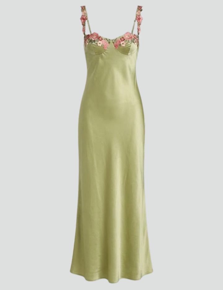 Women_sMaxiDresswithFloralEmbroideryandShapedSilhouette_5.jpg