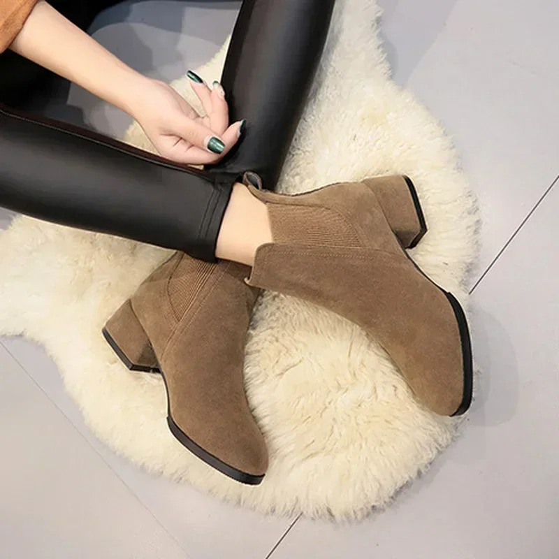 Womens-Chelsea-Boots-Block-Heel-Ankle-Style-8.png