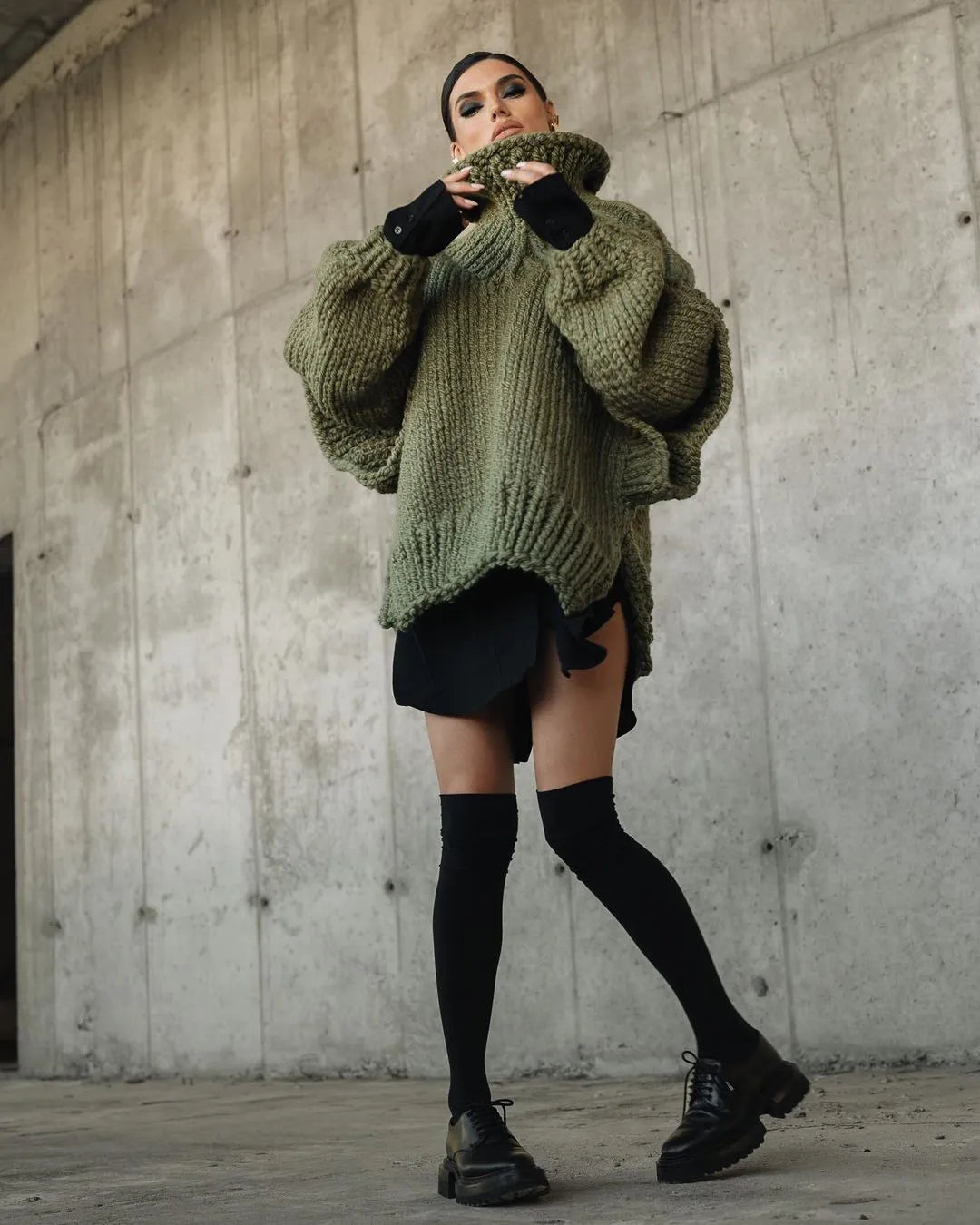 womens-mini-winter-dress-with-chunky-knit-turtleneck-oversized-9.webp
