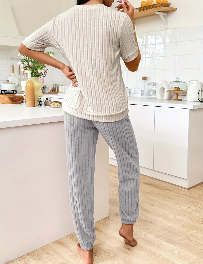 womens-pyjamas-with-heart-print-top-pants-two-piece-5.webp